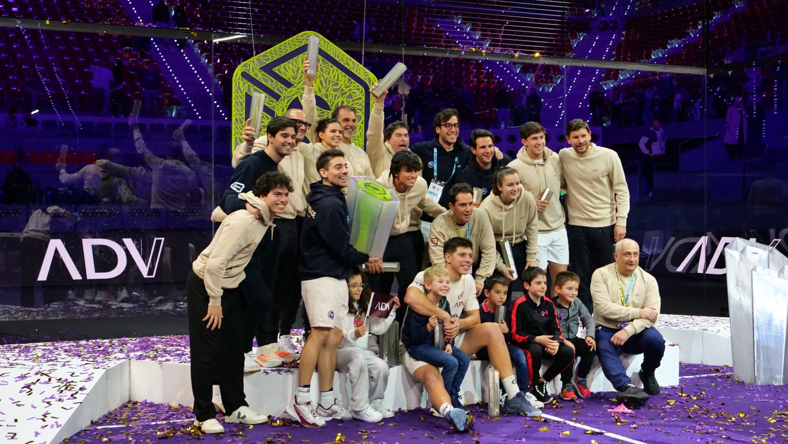 Torneos, eventos y proyectos profesionales — 8